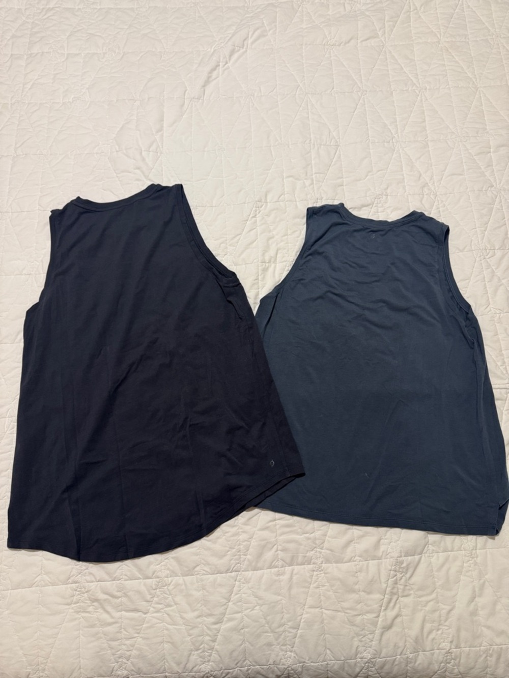 Peloton Tank Tops Bundle (2) | Workout Sleeveless Tops Size L - Picture 2 of 6